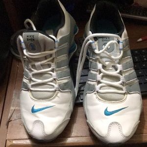 Nike Air Shox men’s size 8.5 or 9.5 in women’s